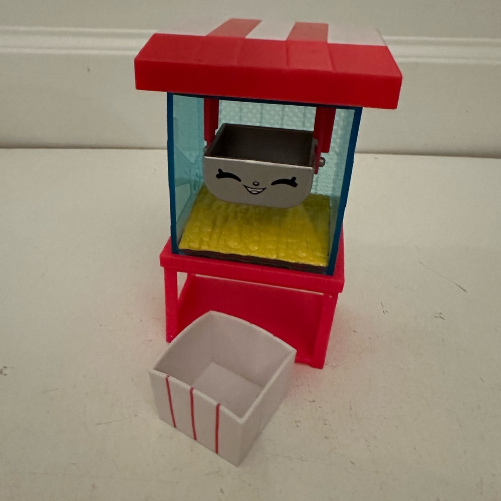 Shopkins popcorn stand and container